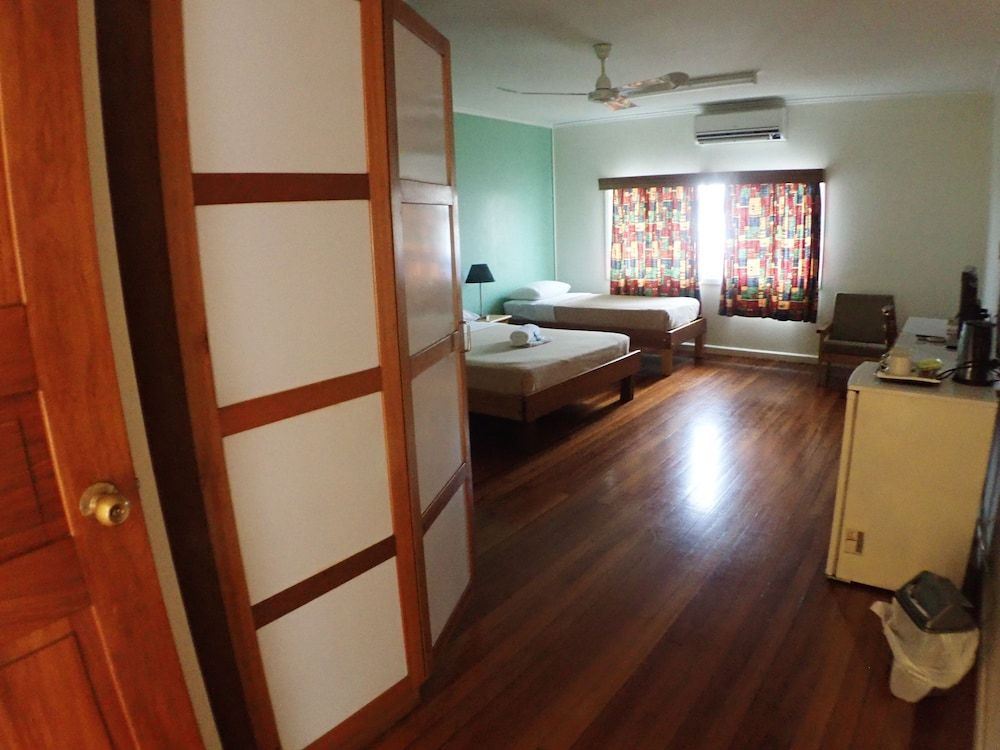 Taklam Lodge Deluxe Room, Multiple Beds, Non Smoking 3