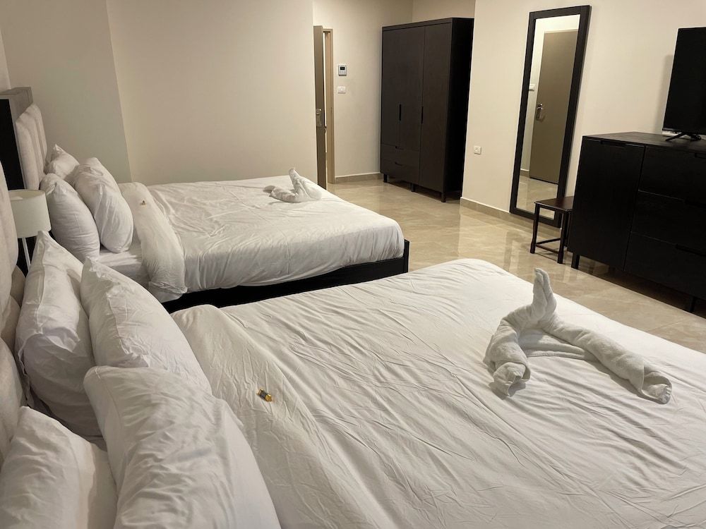 Mizirawi Hotel Deluxe Room 8