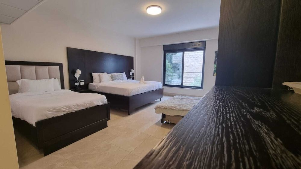 Mizirawi Hotel Deluxe Room 9