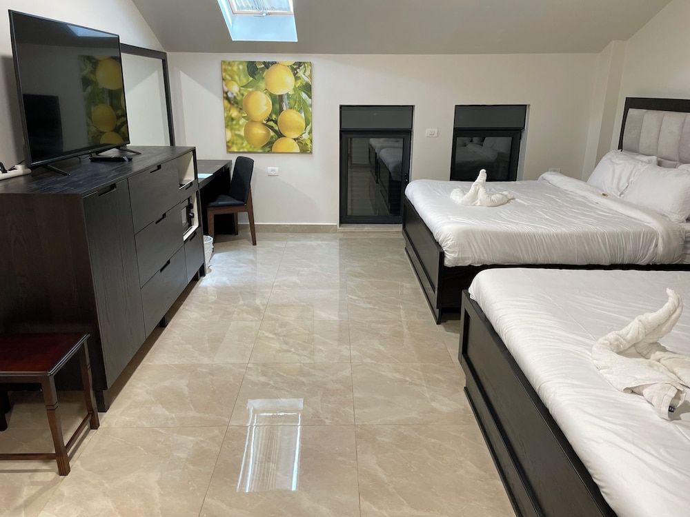 Mizirawi Hotel Deluxe Room 6