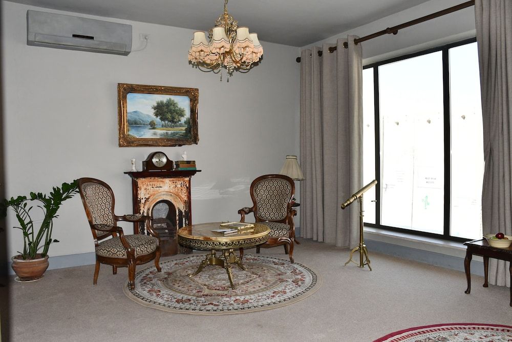 The Walled Off Hotel Banksy Scenic Suite 4