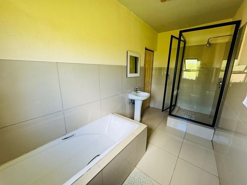 Sibebe Resort Executive Chalet 13