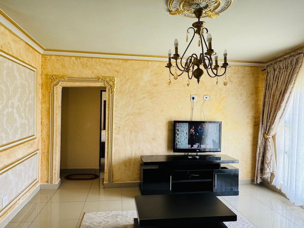 Sibebe Resort Executive Chalet 16