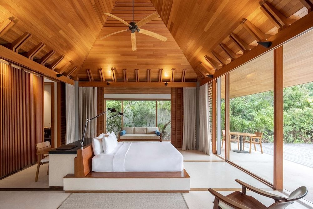 Deluxe Room (Deluxe Pool Pavilion)