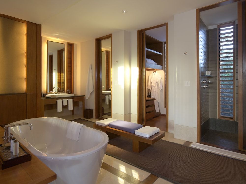 Room (Ocean Cove Pavilion)
