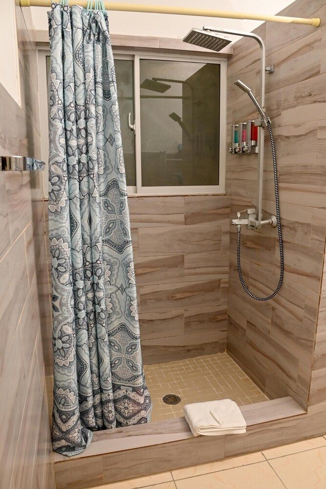 Villa Serenity by the water Comfort Single Room, 1 Bedroom, Pool Access, Canal View 18