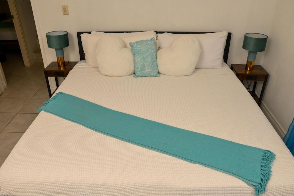 Villa Serenity by the water Comfort House, 2 Bedrooms 4