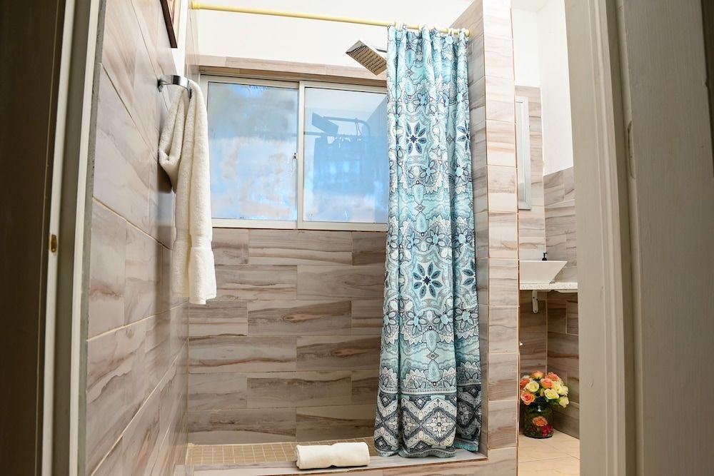 Villa Serenity by the water Comfort Single Room, 1 Bedroom, Pool Access, Canal View 14