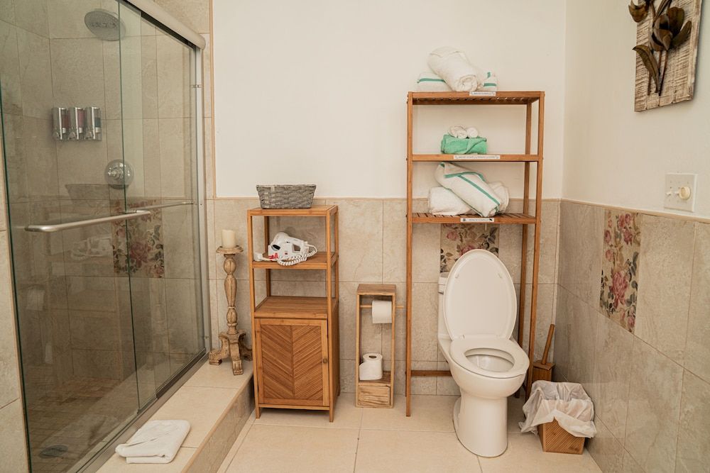 Villa Serenity by the water Comfort House, 2 Bedrooms 16