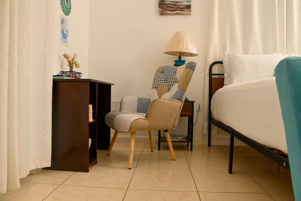 Villa Serenity by the water Comfort Single Room, 1 Bedroom, Pool Access, Canal View 20