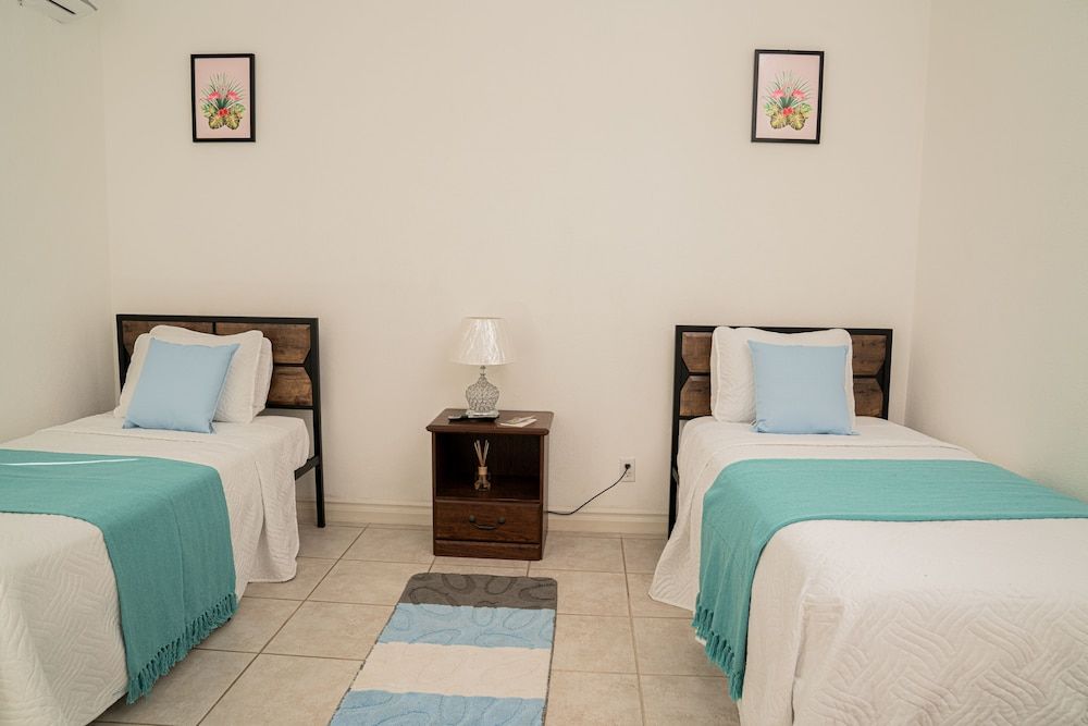 Villa Serenity by the water Comfort House, 2 Bedrooms 2