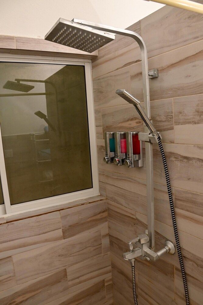 Villa Serenity by the water Comfort Single Room, 1 Bedroom, Pool Access, Canal View 17