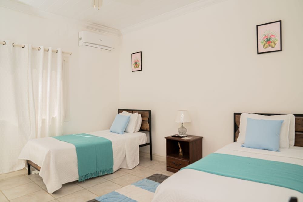 Villa Serenity by the water Comfort House, 2 Bedrooms 10