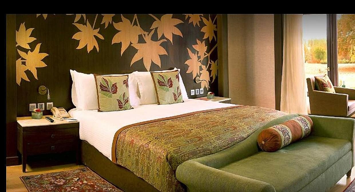 The Lalit Grand Palace Srinagar Deluxe First Floor Twin Bed - Double 5