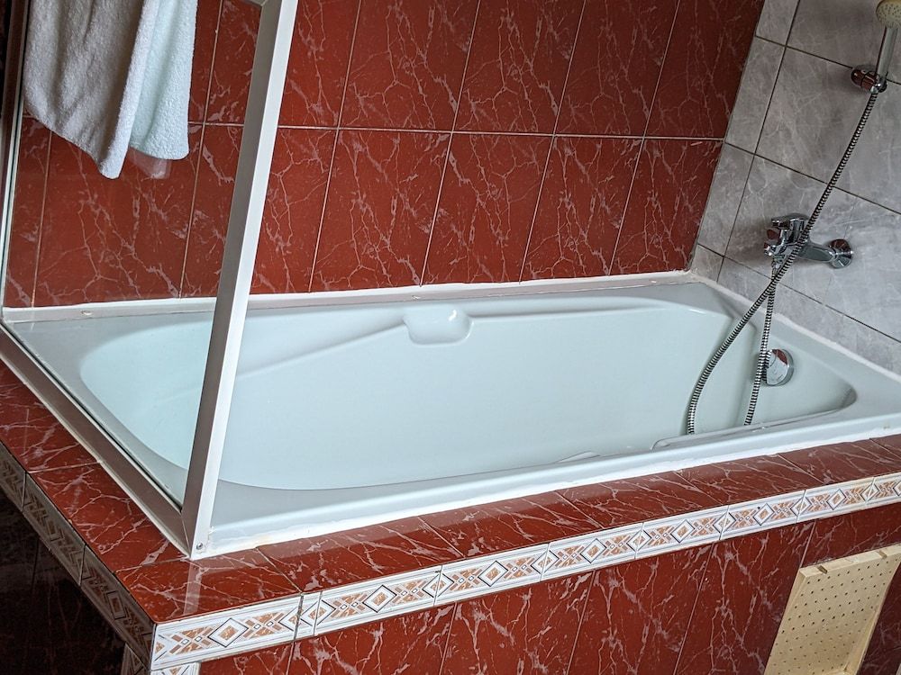 Veronica Guest House Standard Double Room 3