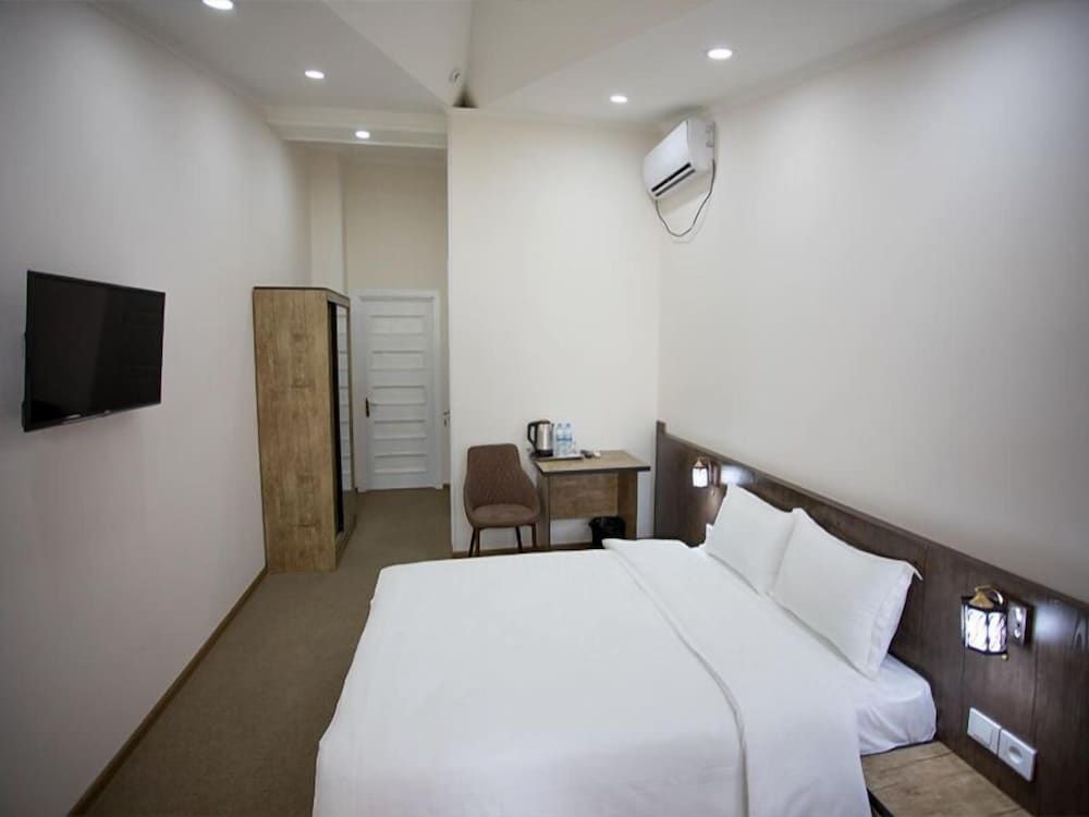 undefined Art Rakat 8