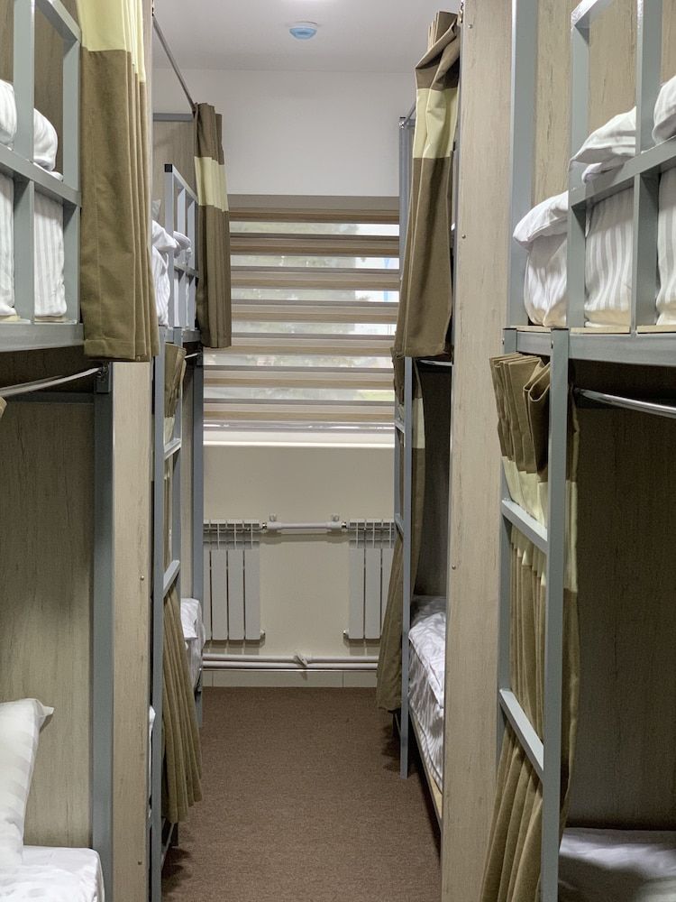 Hostel Paradise inn Bed in 10-Bed Mixed Dormitory Room 4