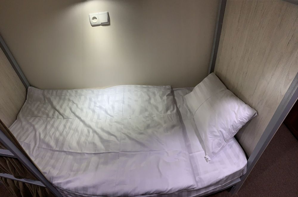 Hostel Paradise inn Bed in 10-Bed Mixed Dormitory Room 10