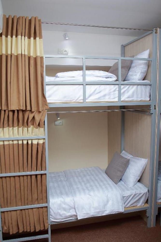 Hostel Paradise inn Bed in 10-Bed Mixed Dormitory Room 7