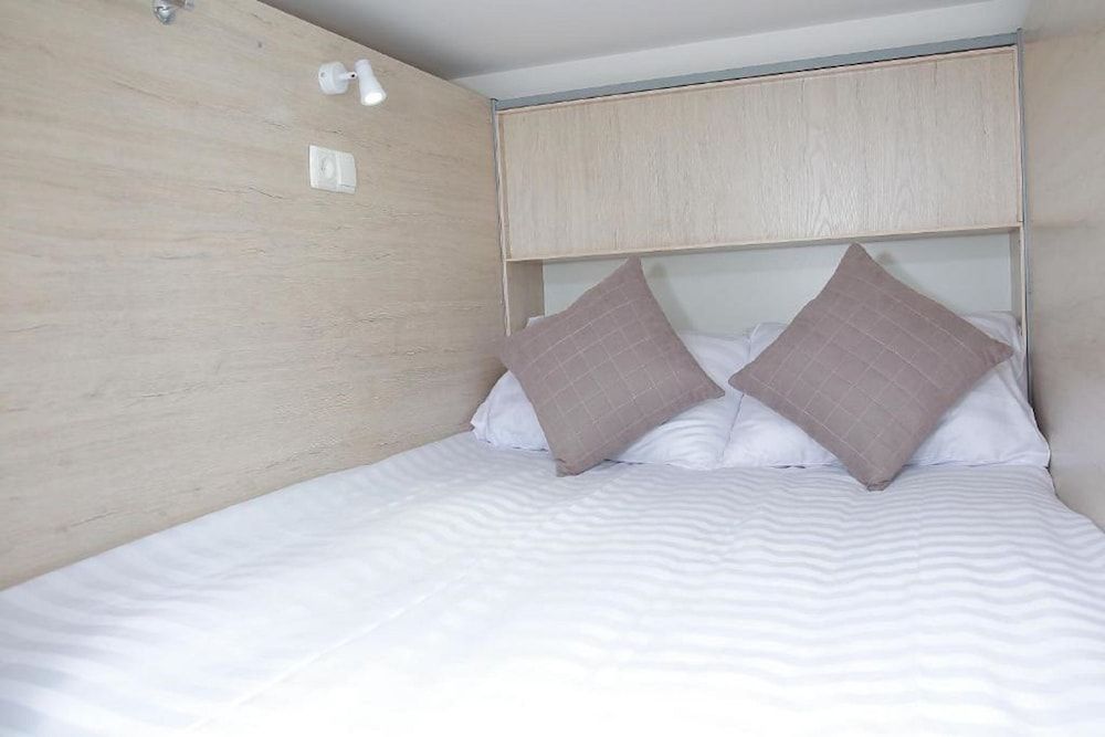 Hostel Paradise inn Bed in 6 Bed Capsule Dormitory 2