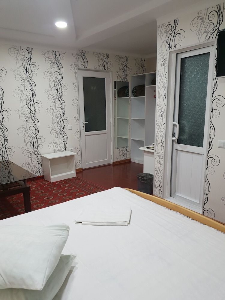 Hotel Khiva Standard Double Room, 2 Twin Beds 4