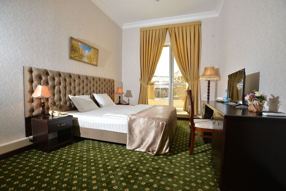 Gloria Hotel Deluxe Double or Twin Room
