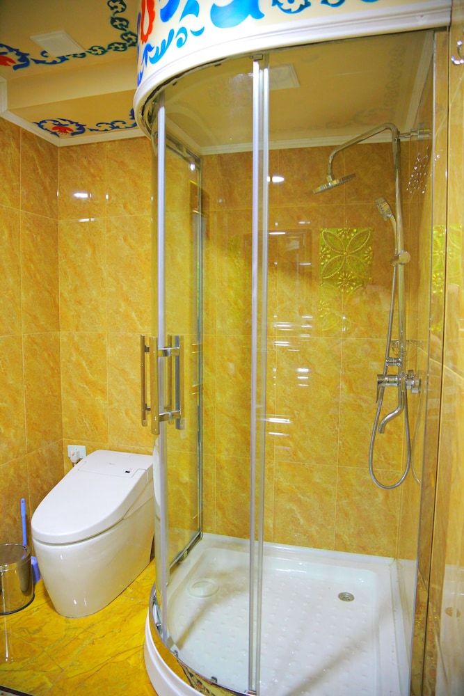 Hotel Hon Saroy Standard Double Room, 1 King Bed 4