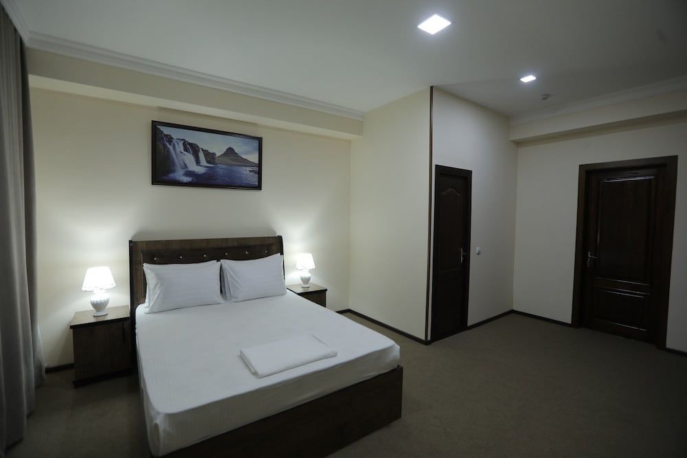 Ayvon Express Hotel Deluxe Double Room, 1 Queen Bed 2