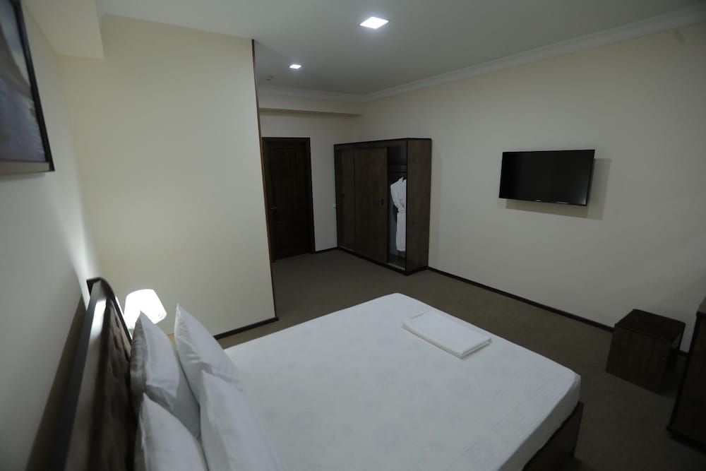 undefined Ayvon Express Hotel 10