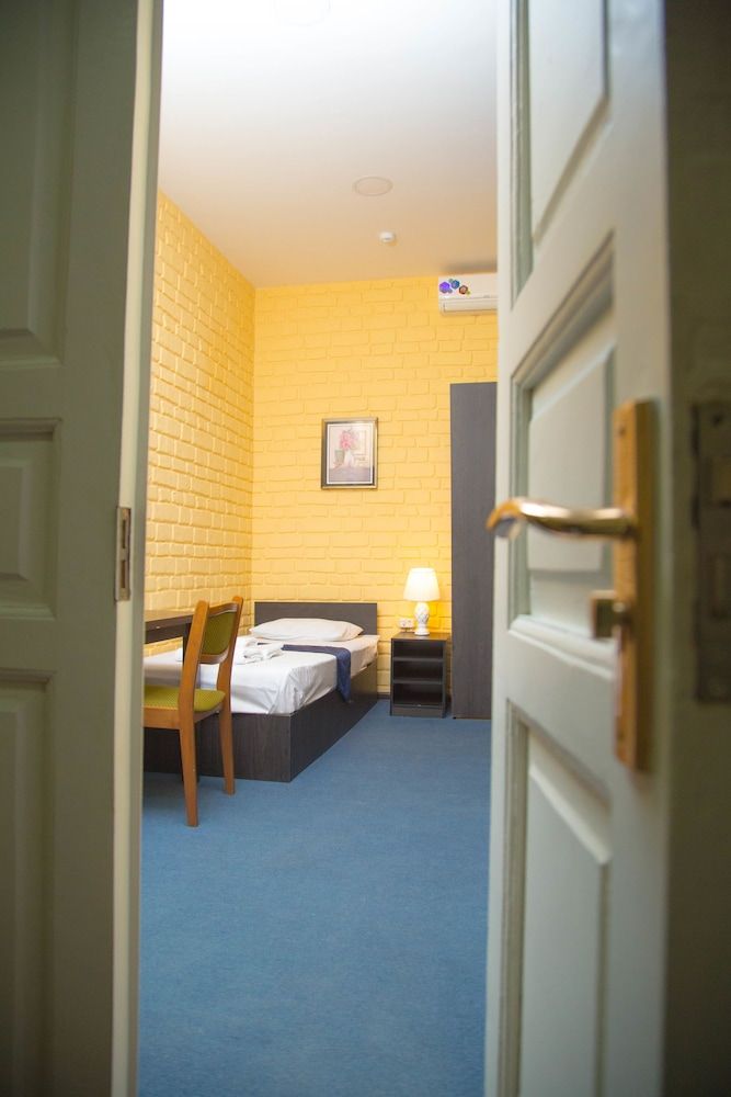 undefined Minor Hotel 3