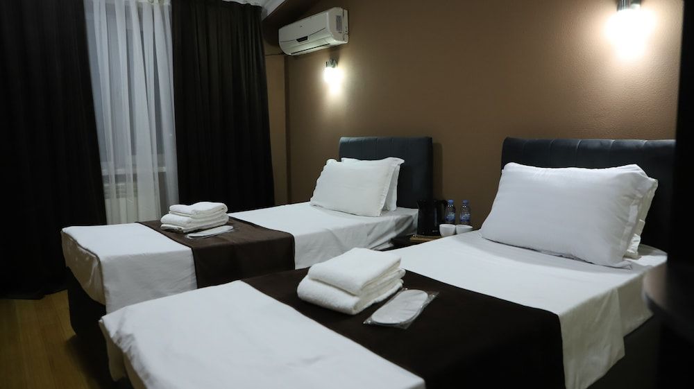 undefined Grand Avenue Hotel 3