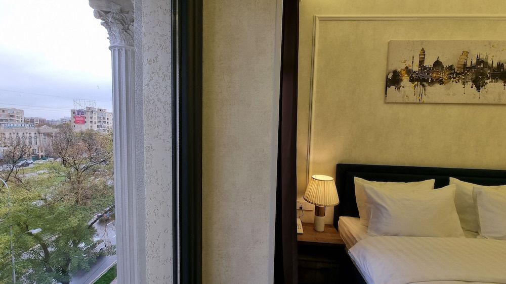 Garnet Hotel Basic Double Room 7