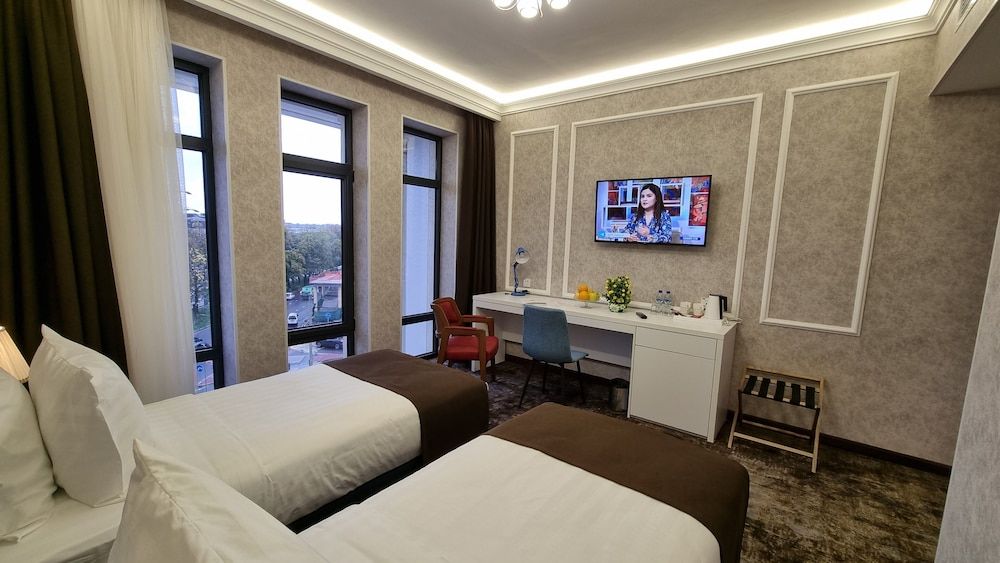 undefined Garnet Hotel 9