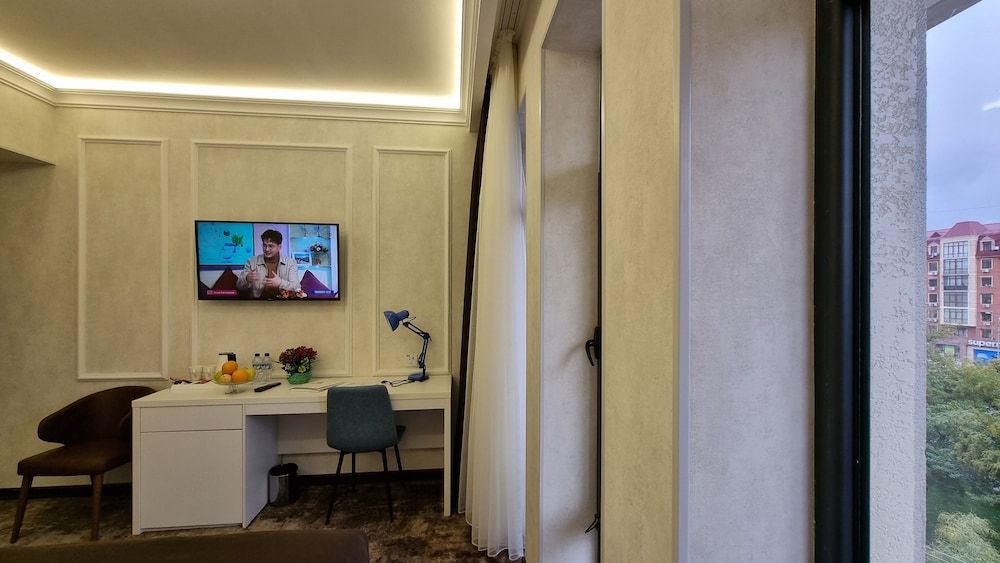 Garnet Hotel Basic Double Room 6