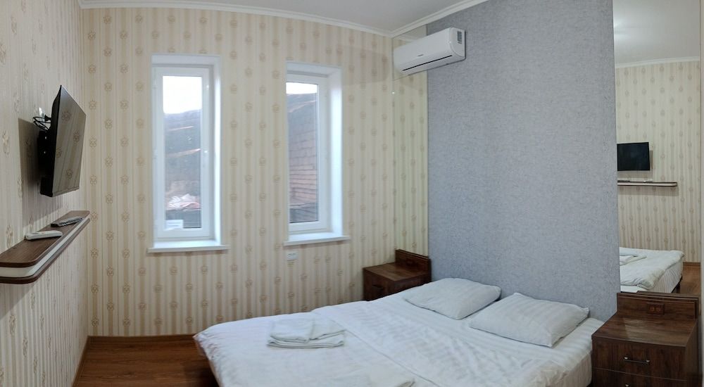 undefined House4you 8