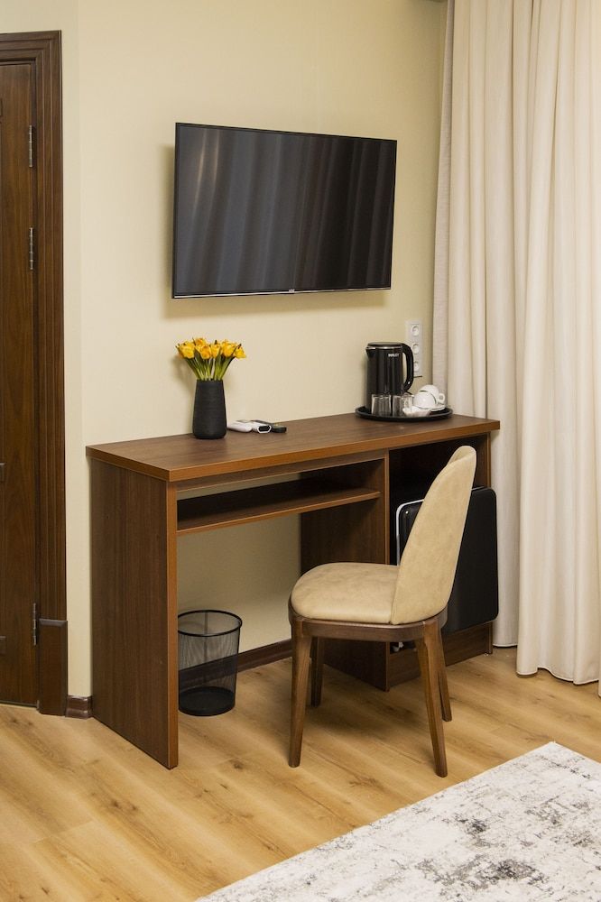 Vostok Deluxe Double Room 2