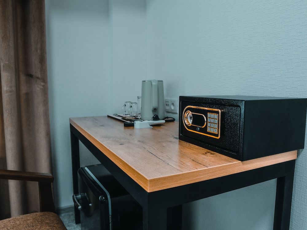 Art Plaza Family Room 9