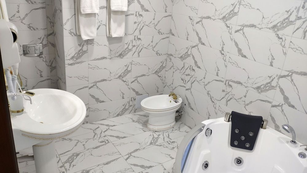 G'ayrat Hoji Ota Hotel Luxury Suite 18