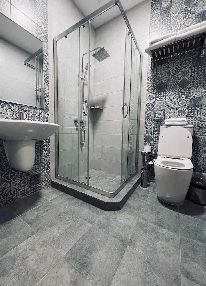 Bristol Hotel Tashkent Deluxe Twin Room 5