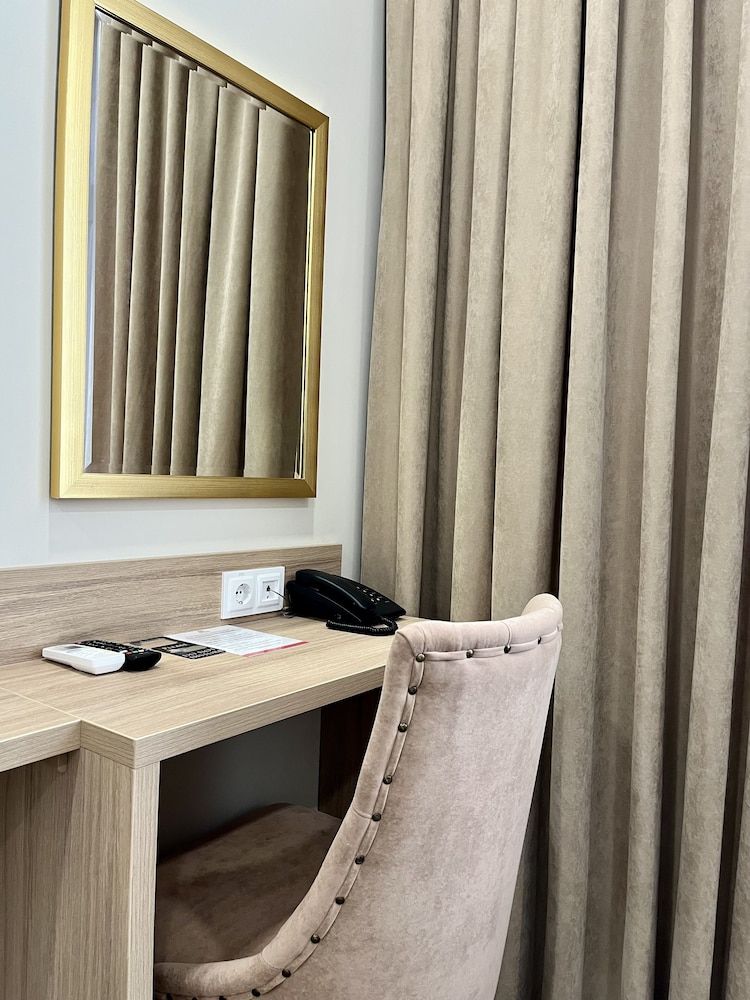 Bristol Hotel Tashkent Deluxe Twin Room 8