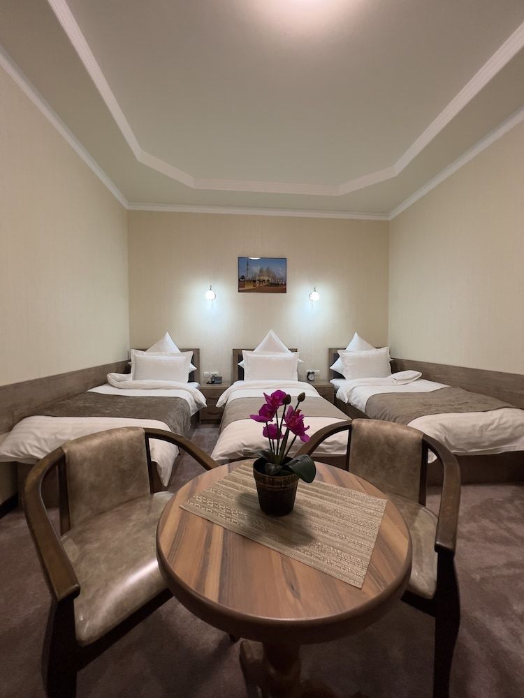 undefined Khan Palace Hotel 3