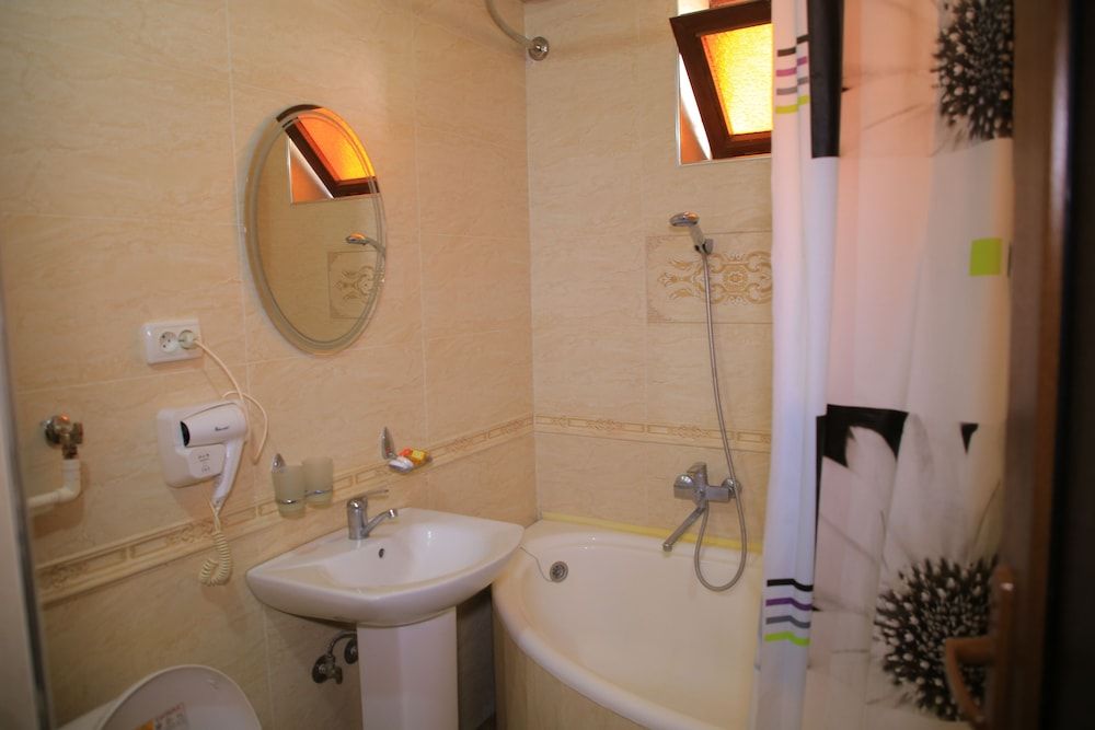 undefined Raykhan Hotel 4