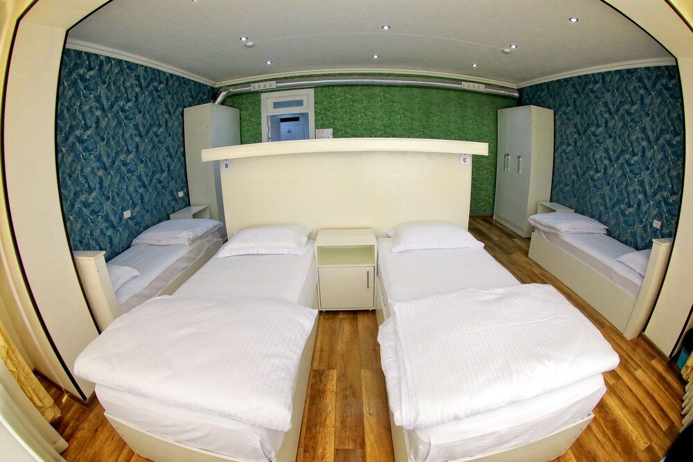 MANIJA Hostel Bed in 4-bed Mixed Dormitory Room 4