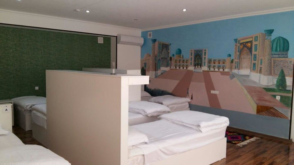 MANIJA Hostel Bed in 6-Bed Mixed Shared Dormitory