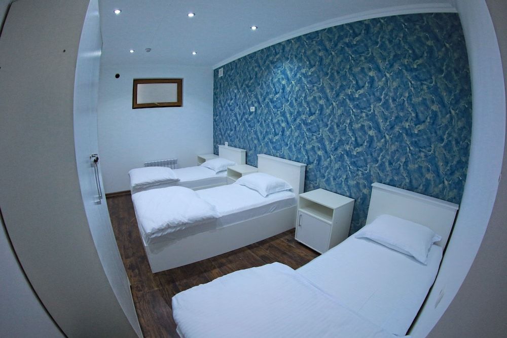 MANIJA Hostel Bed in 3-Bed Mixed Dormitory Room 5