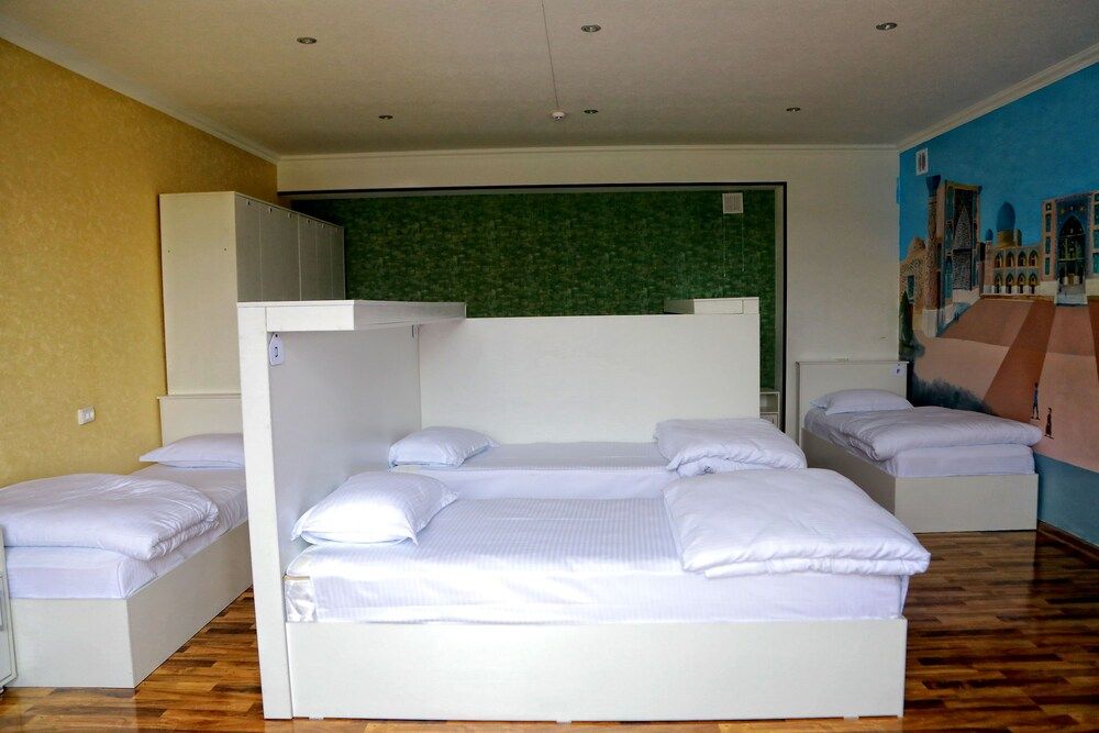 MANIJA Hostel Bed in 6-Bed Mixed Shared Dormitory 4