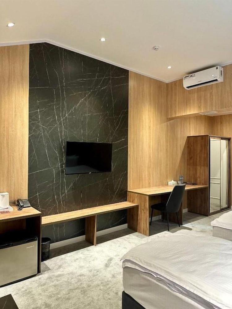 WELLFORT HOTEL Comfort Room 5