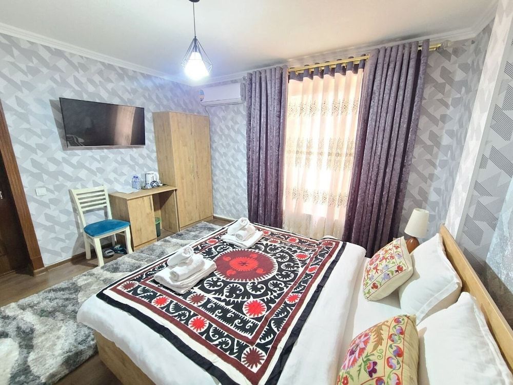 Double or Twin room with shower view outside 2