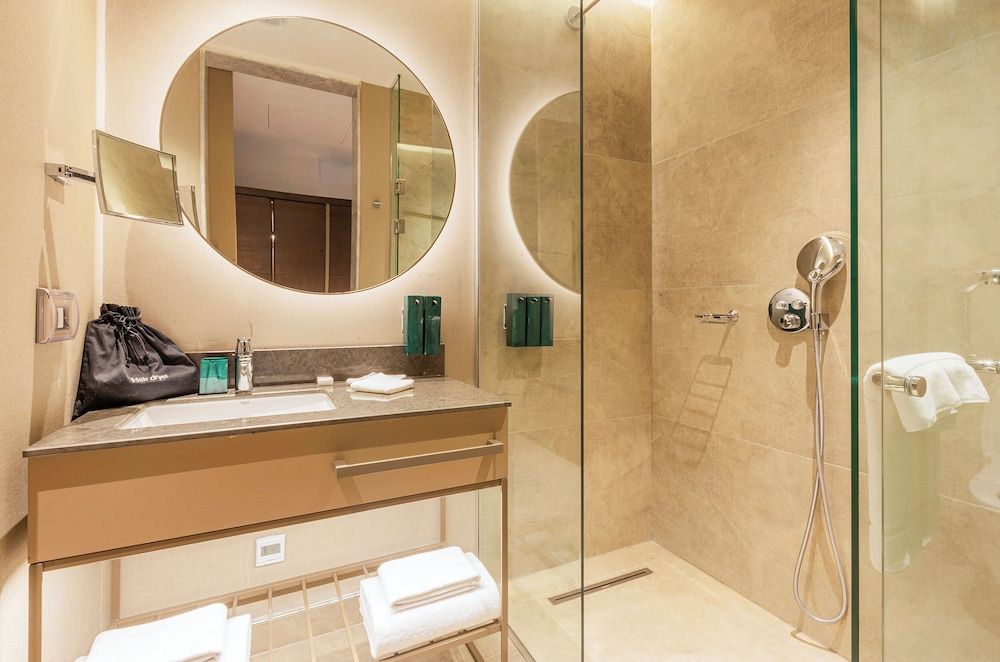 Wellness Park Hotels Bactria Standard Room with canal view 7