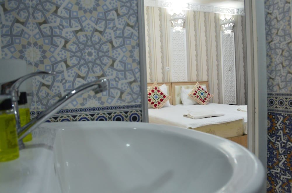 El Emir Samarkand Business Double or Twin Room 18